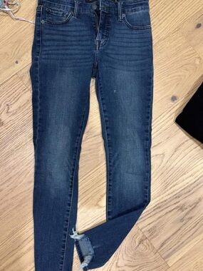 Lucky Brand Women's Dark Wash Skinny Jeans with Distressed Hem